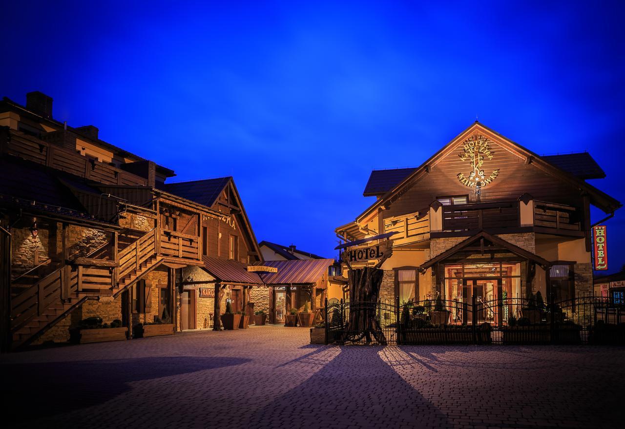 Hotel - Karczma Klimtowka Wolbrom Ngoại thất bức ảnh