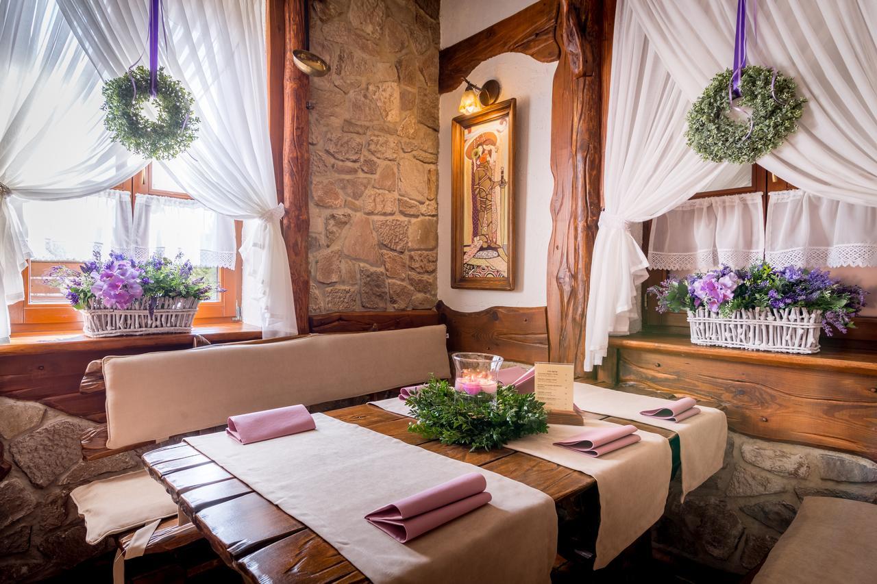 Hotel - Karczma Klimtowka Wolbrom Ngoại thất bức ảnh