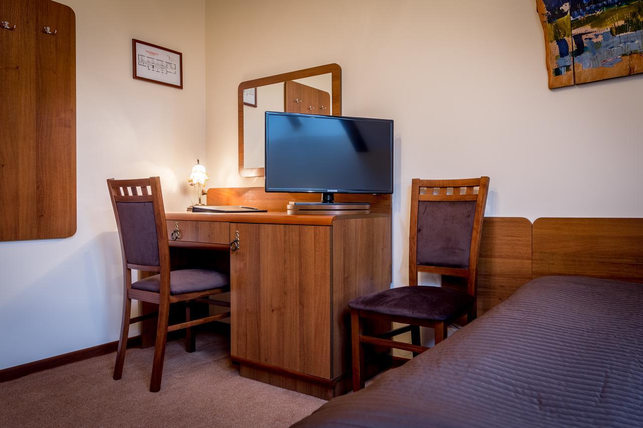 Hotel - Karczma Klimtowka Wolbrom Ngoại thất bức ảnh